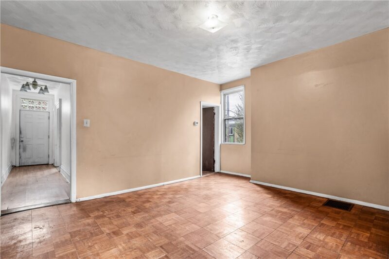 516 Armandale St — photo 7