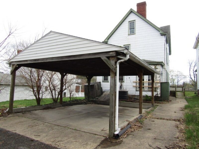 415 N School St — photo 3