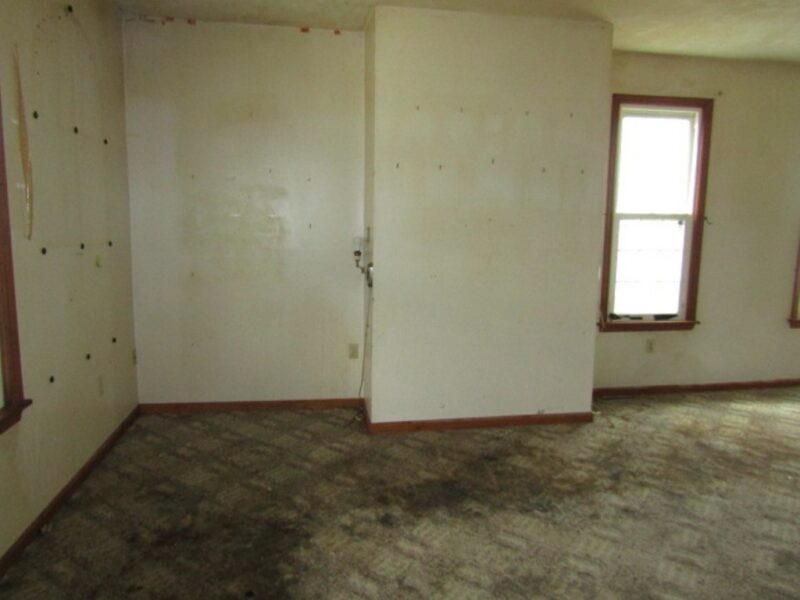 415 N School St — photo 4