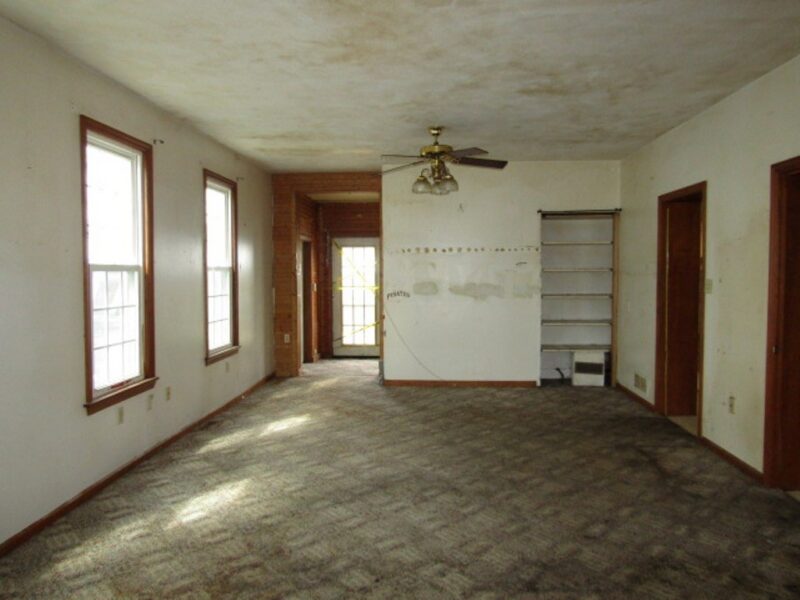 415 N School St — photo 5