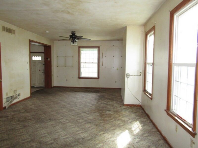 415 N School St — photo 6