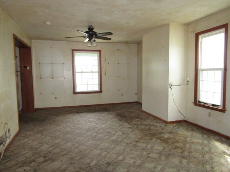 415 N School St — photo 7