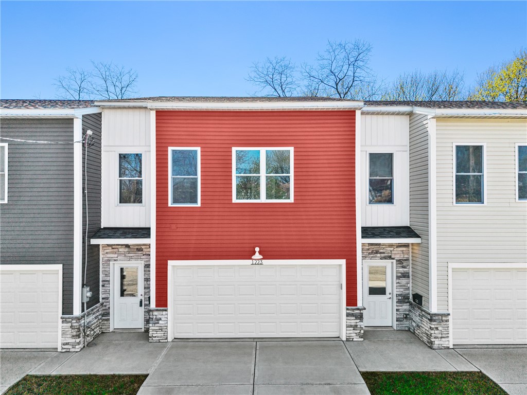 1223 Center Avenue — photo 1