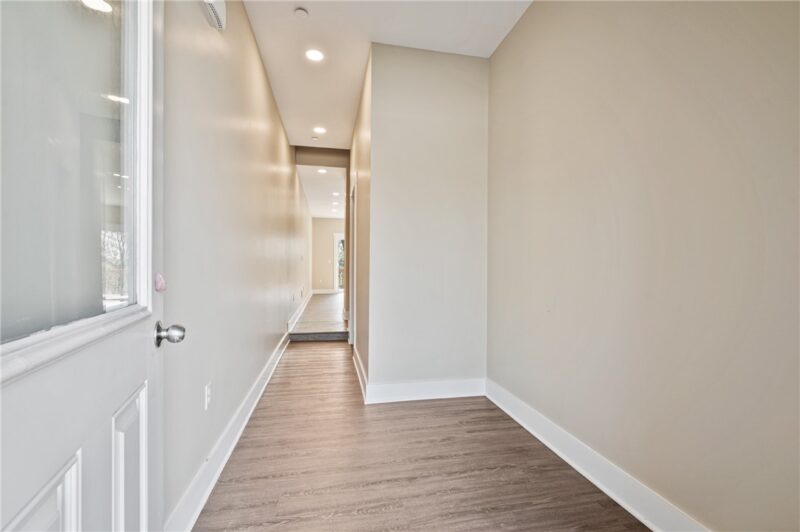 1223 Center Avenue — photo 2