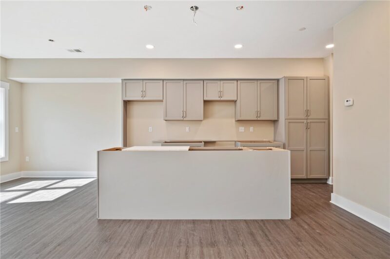 1223 Center Avenue — photo 7