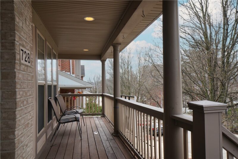 728 Mercer — photo 2