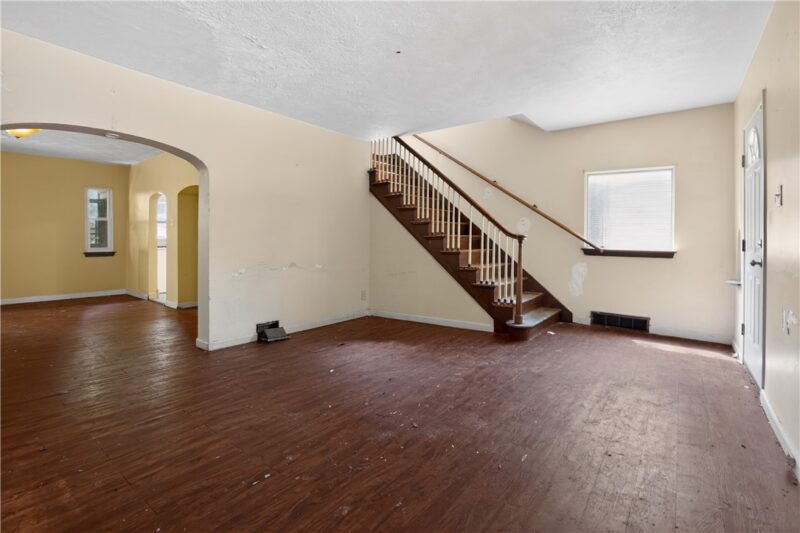 504 Stratmore St — photo 2