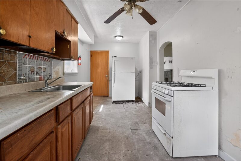 504 Stratmore St — photo 3