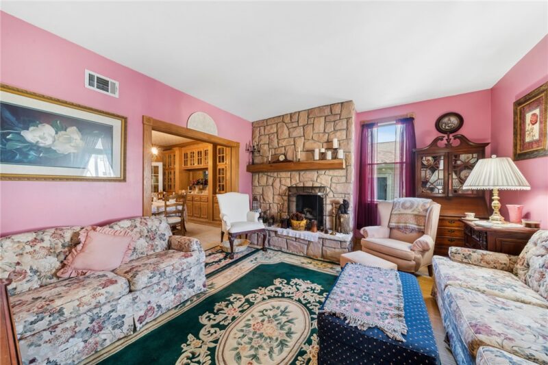320 Walnut St — photo 5