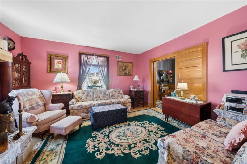 320 Walnut St — photo 6