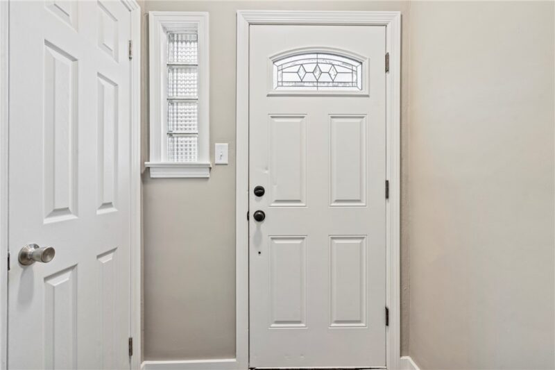 2215 Lehigh St — photo 3