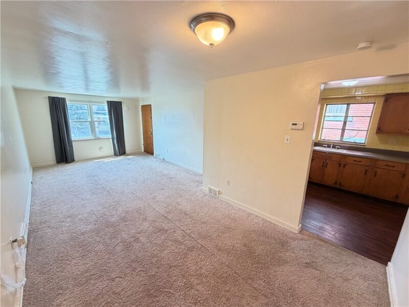 1043 Welfer st — photo 7