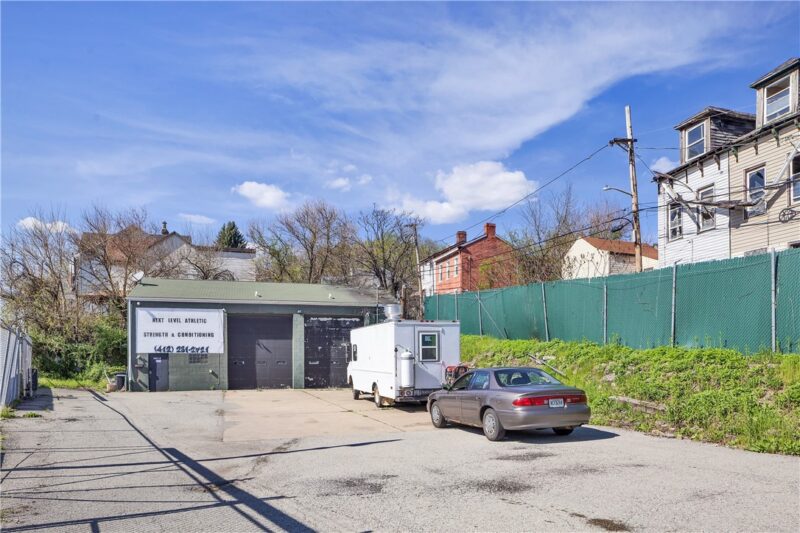 2320 California Ave — photo 4