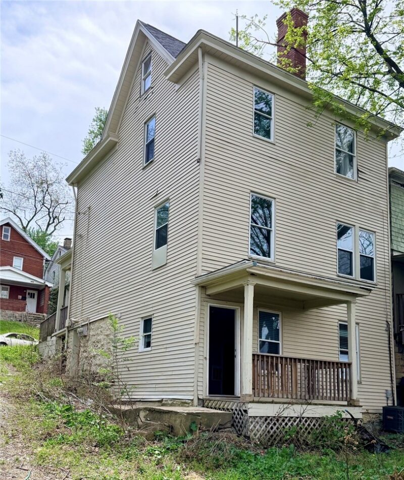2088 Plainview Ave — photo 3