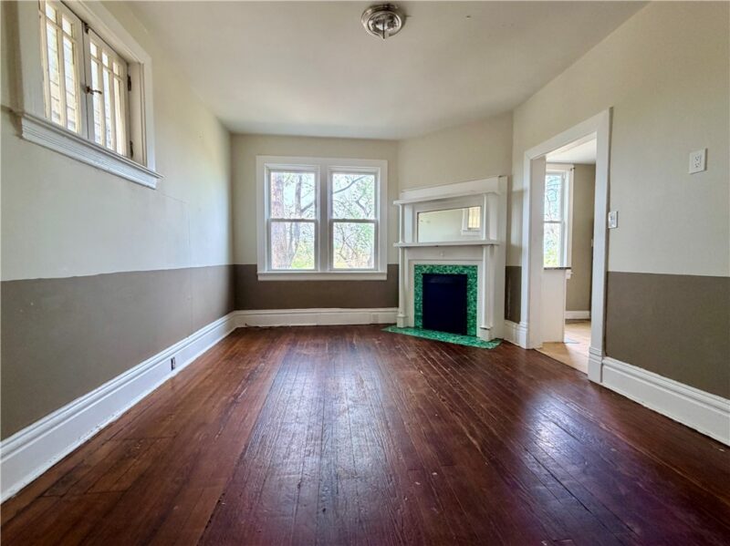 2088 Plainview Ave — photo 5
