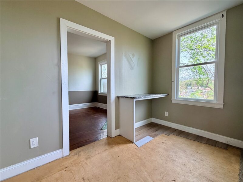 2088 Plainview Ave — photo 7
