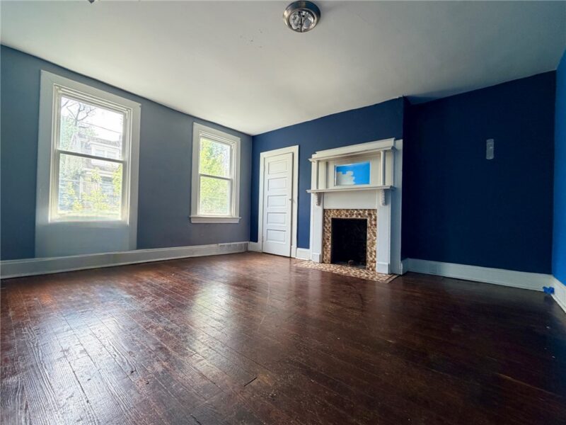 2088 Plainview Ave — photo 8