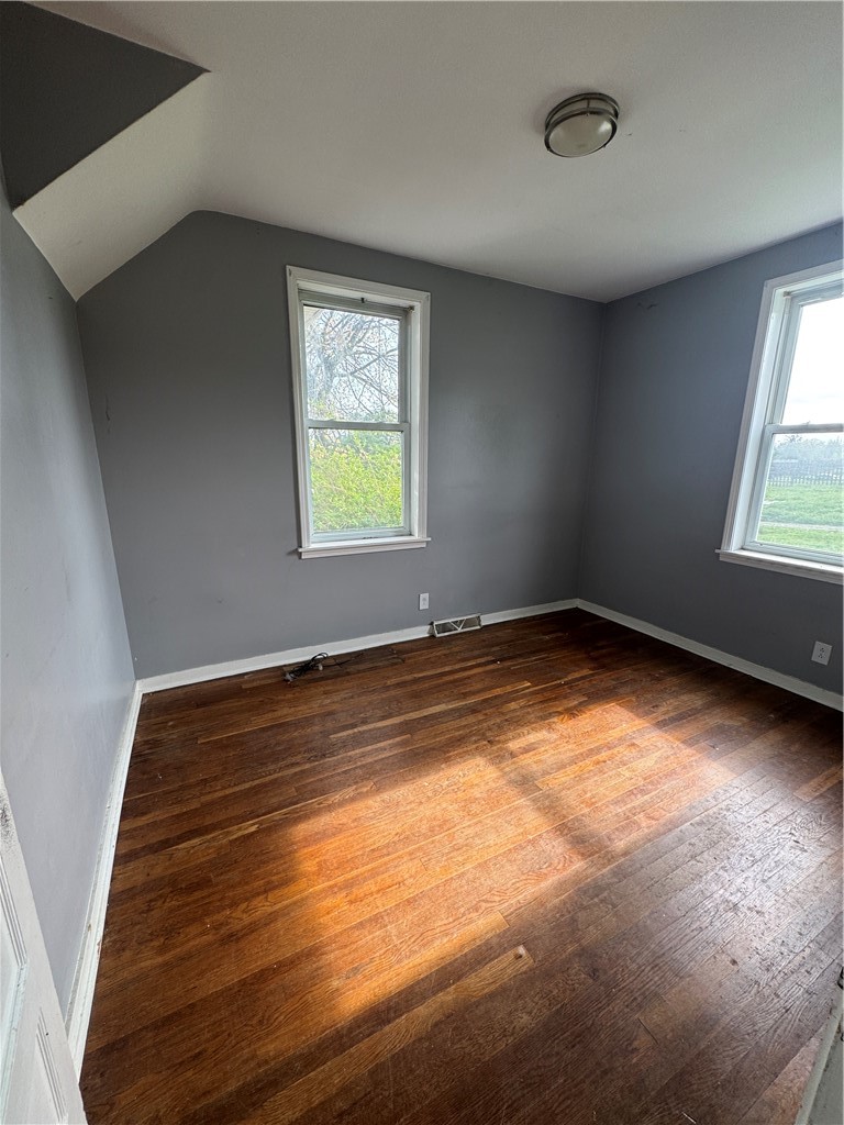 804 Eastman St — photo 4