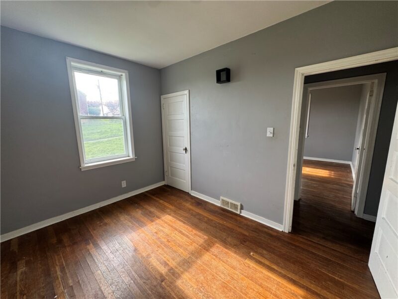 804 Eastman St — photo 5