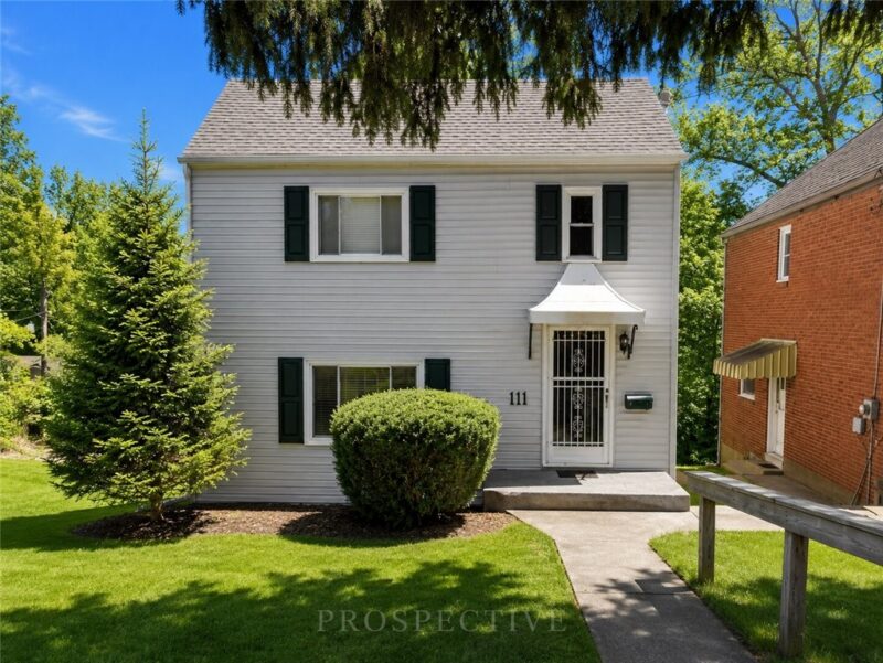 111 Robin St — photo 2