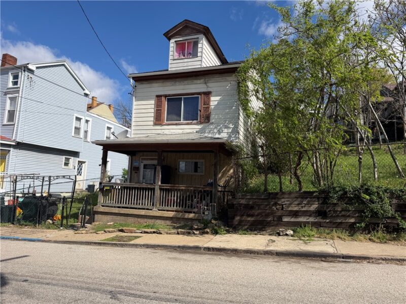 2415 Spring Street — photo 2