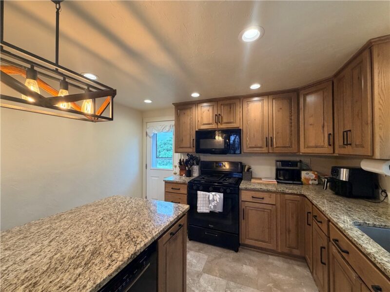 16 Jackson Dr — photo 5