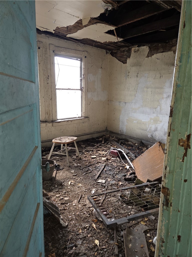 1740 Wesley St — photo 2