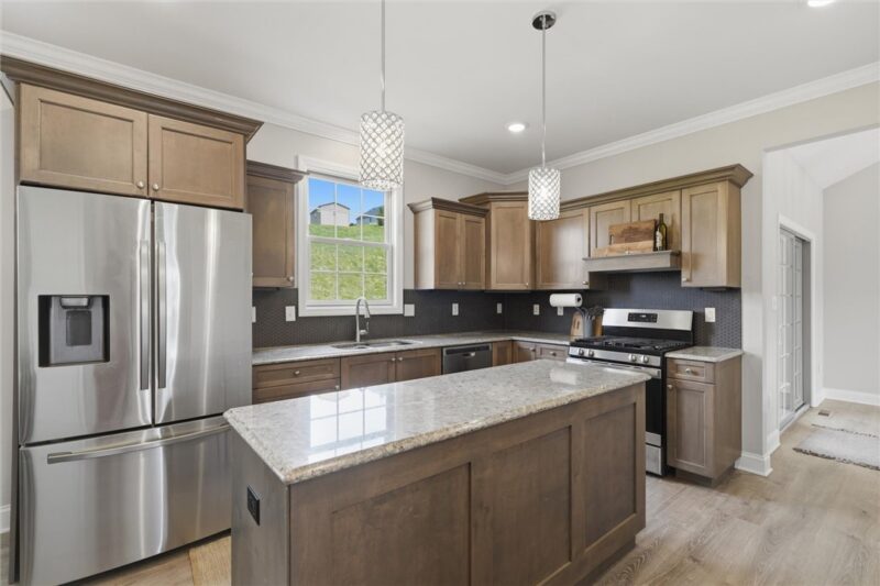 301 Juniper Way — photo 6