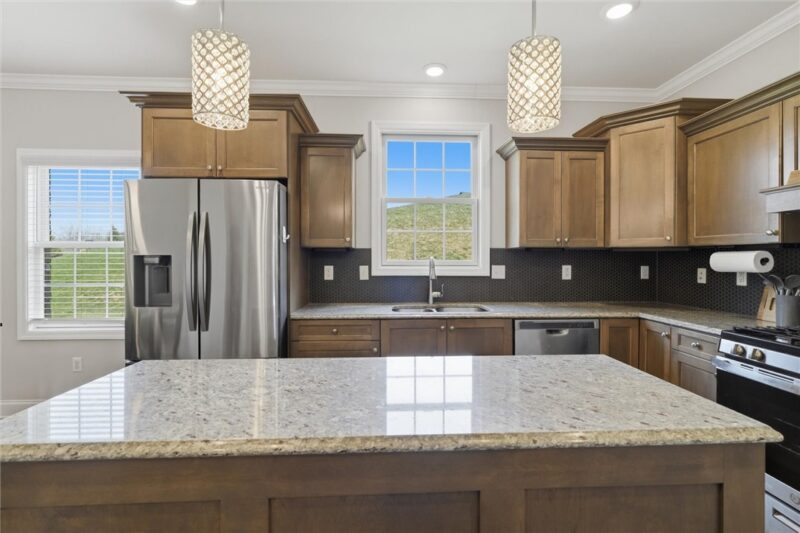 301 Juniper Way — photo 7