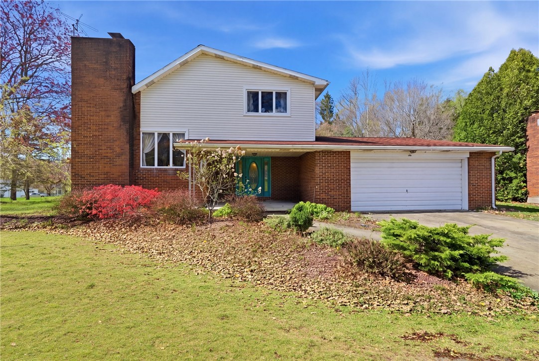 6 Manorview — photo 1