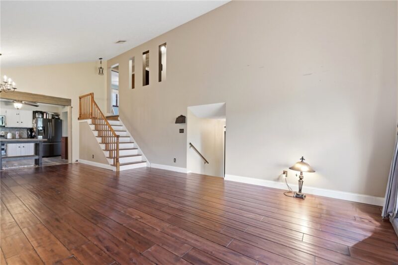 6 Manorview — photo 3