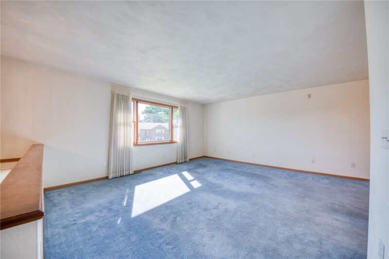 209 Falcon Ridge DRIVE — photo 4