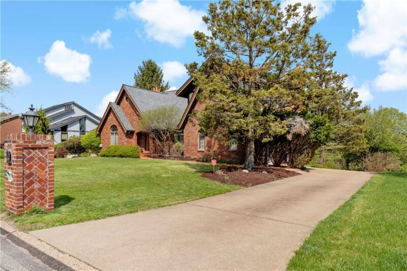 115 Stettler Drive — photo 3