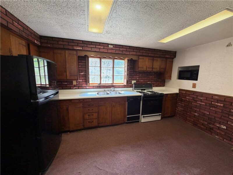 214 Madison Ave — photo 3
