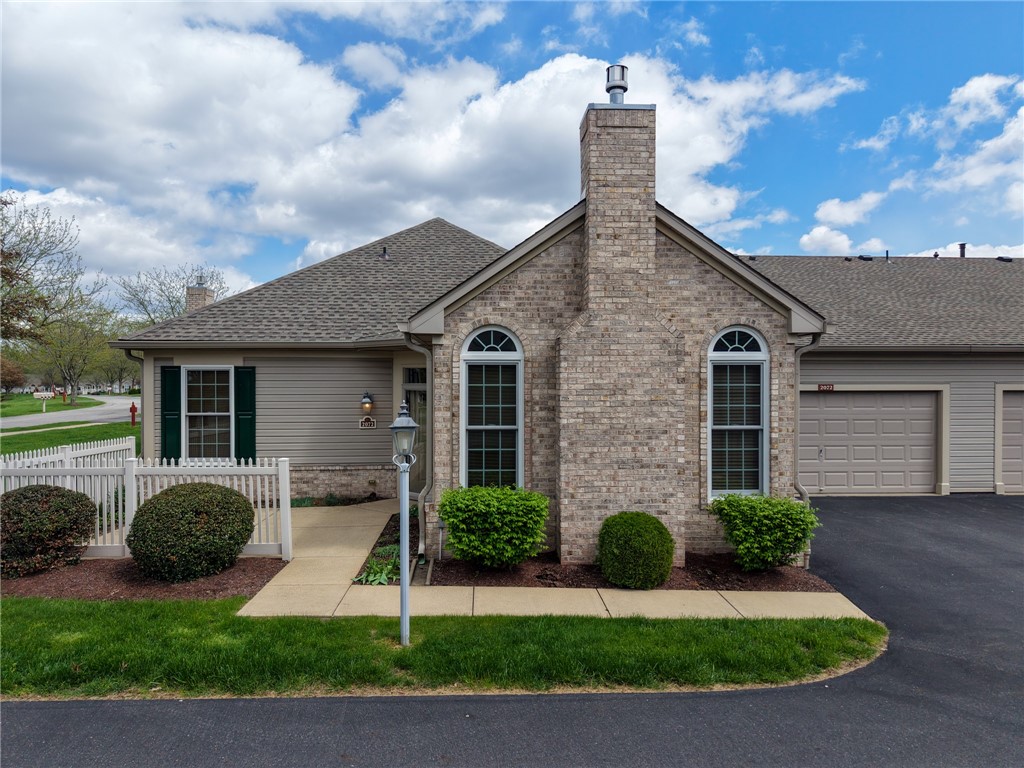 2072 Winchester Ct — photo 1
