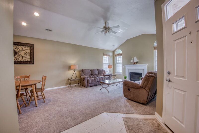 2072 Winchester Ct — photo 6