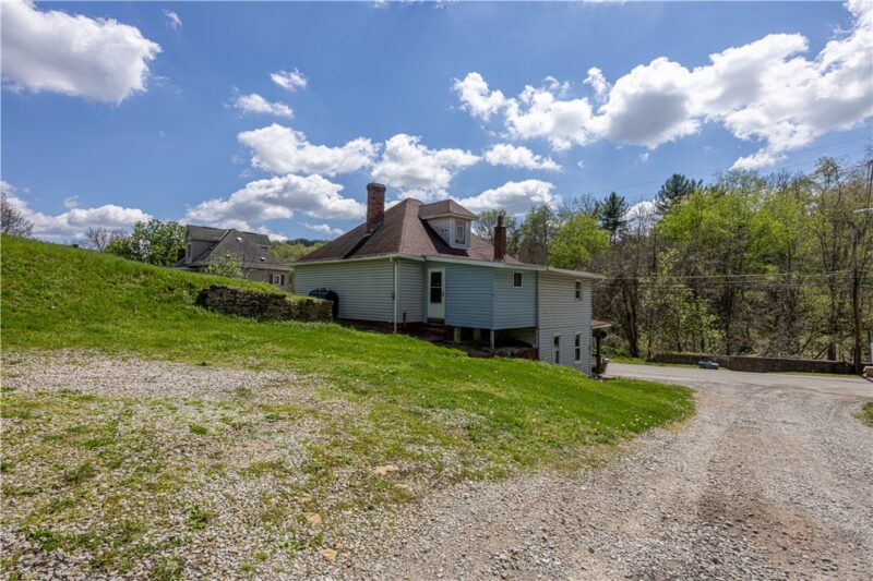 225 Lynn Rd — photo 2