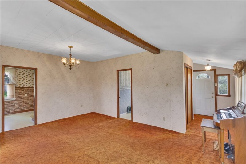 208 Center St — photo 6