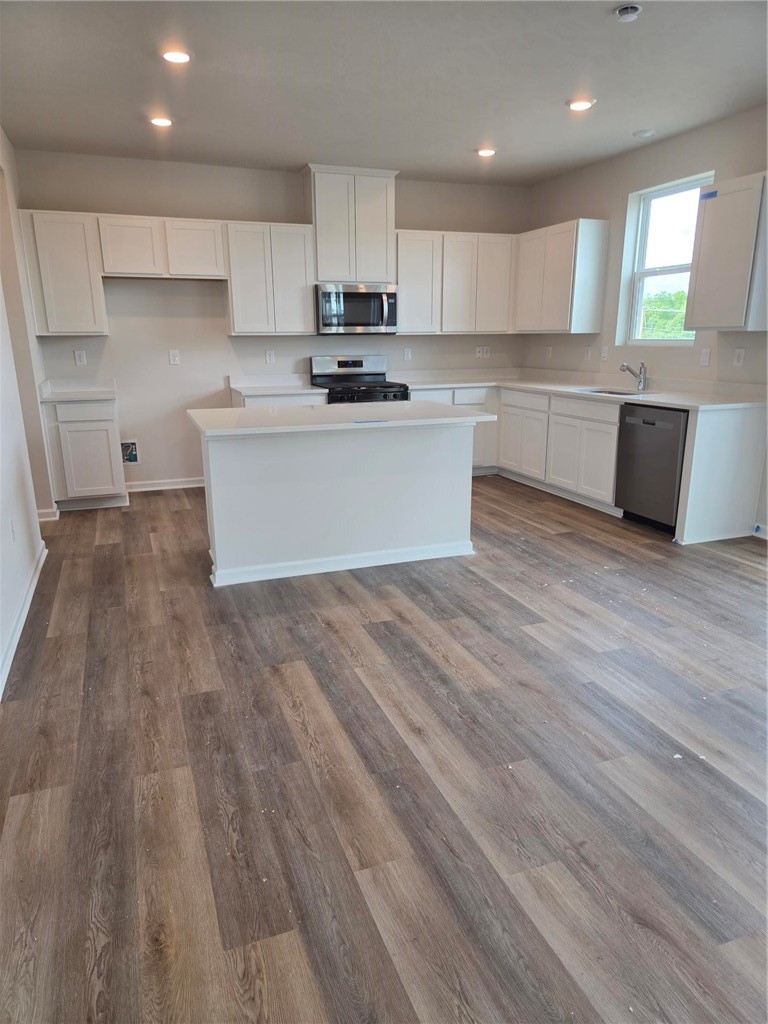 186 Laurel Hills Dr — photo 2