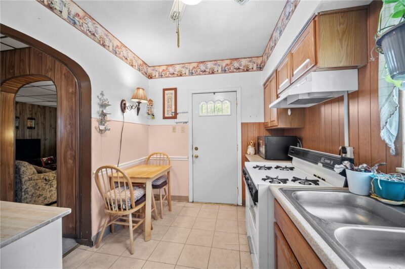 226 Elm St — photo 6