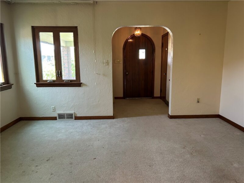 1117 Schweitzer — photo 2