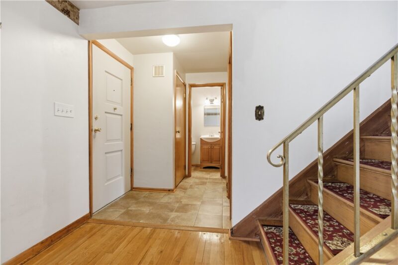 20 Greenwood Rd — photo 2