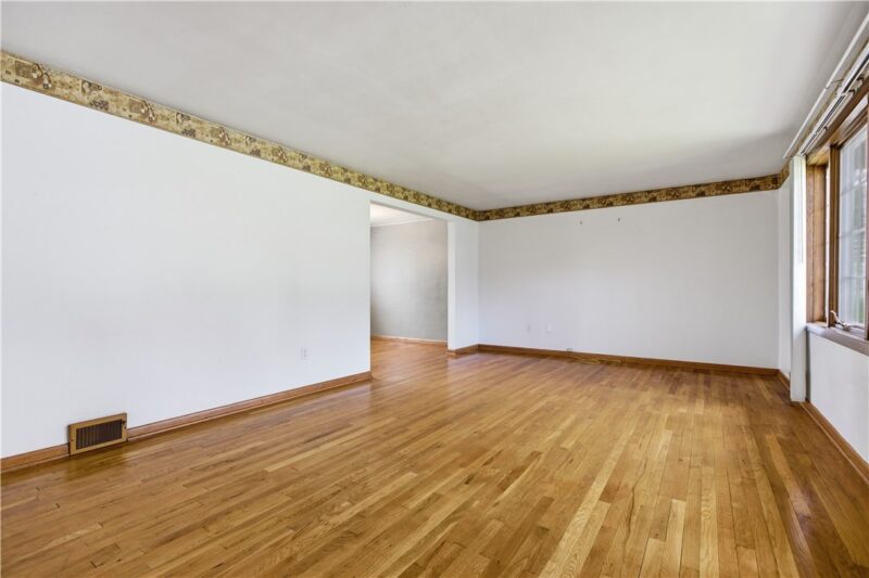 20 Greenwood Rd — photo 5