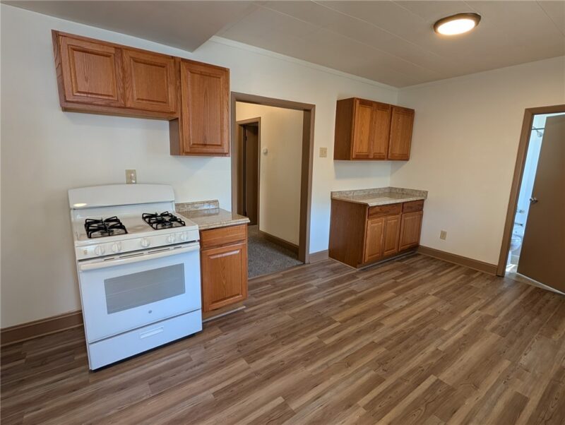 520 W Pike St — photo 4