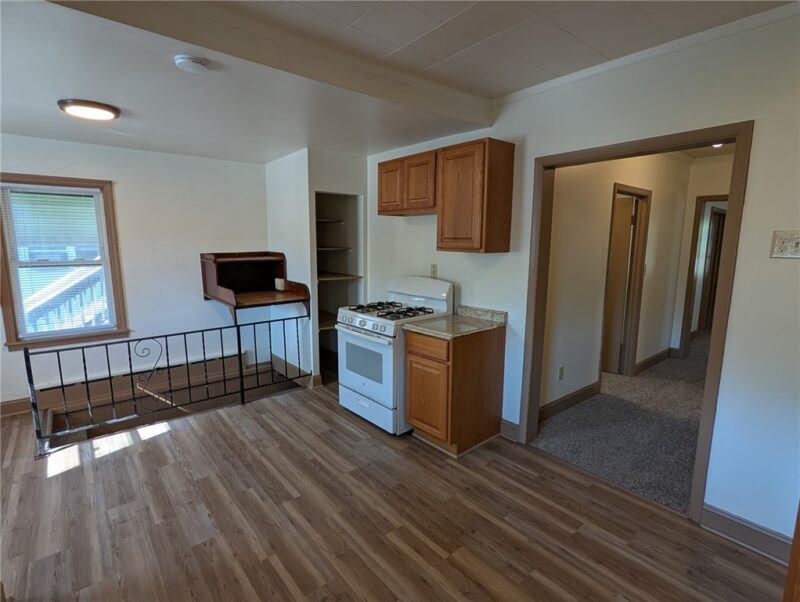 520 W Pike St — photo 5