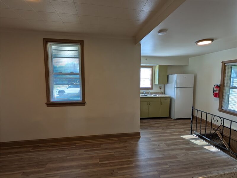 520 W Pike St — photo 6