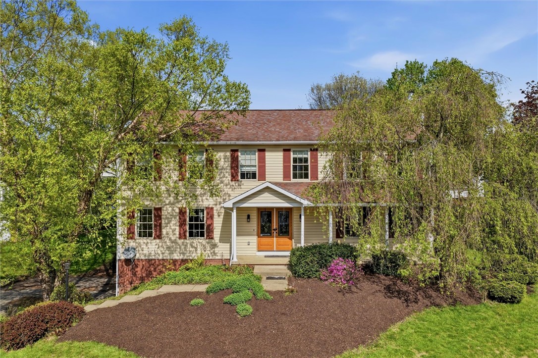 105 Bayberry Ln — photo 1