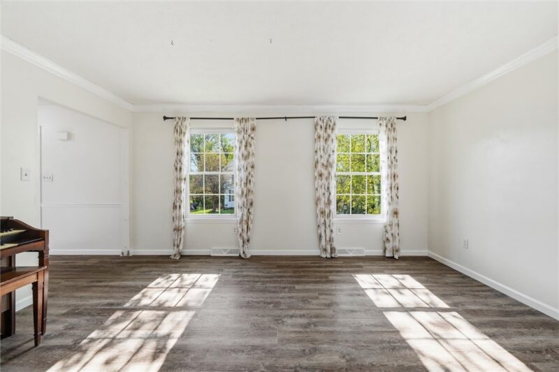 105 Bayberry Ln — photo 4