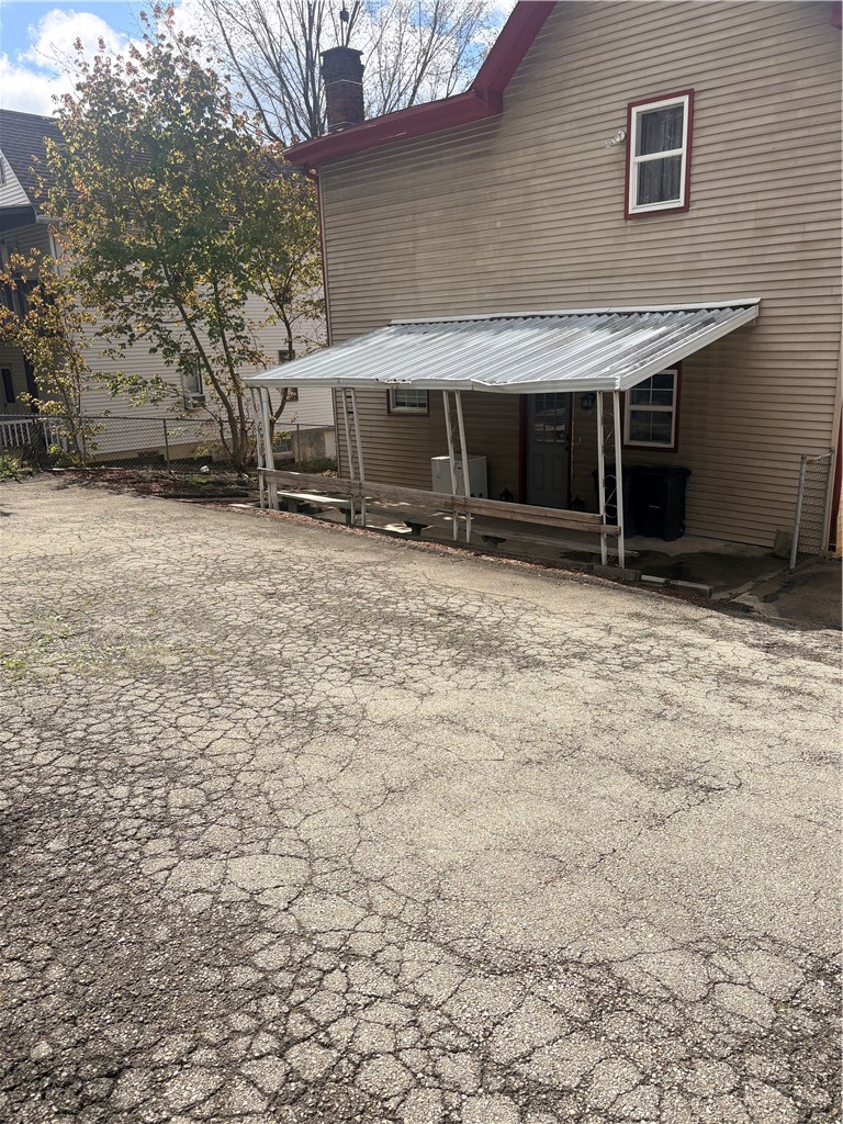 591 E Maiden Street — photo 2