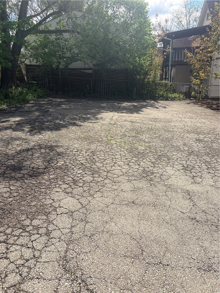 591 E Maiden Street — photo 3